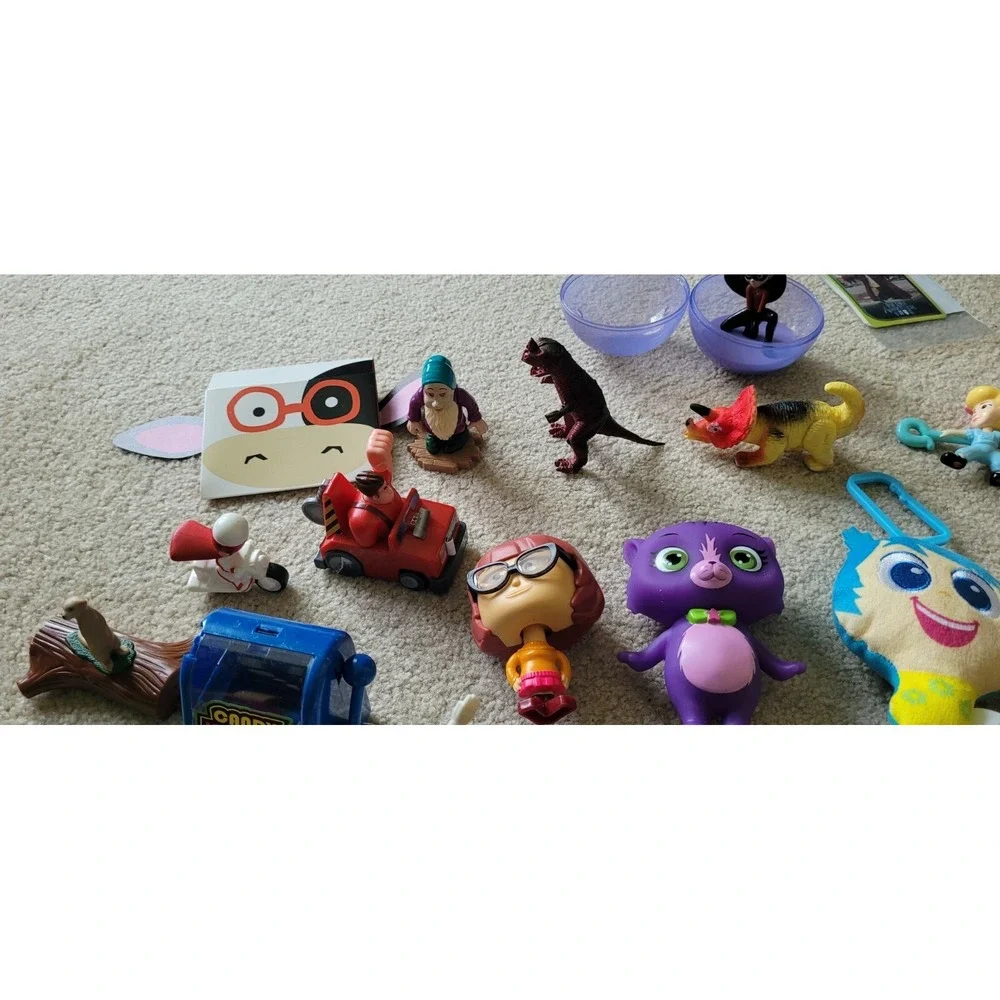 Huge Lot (92) of Vintage Mostly McDonalds Toys! Disney, & More‎